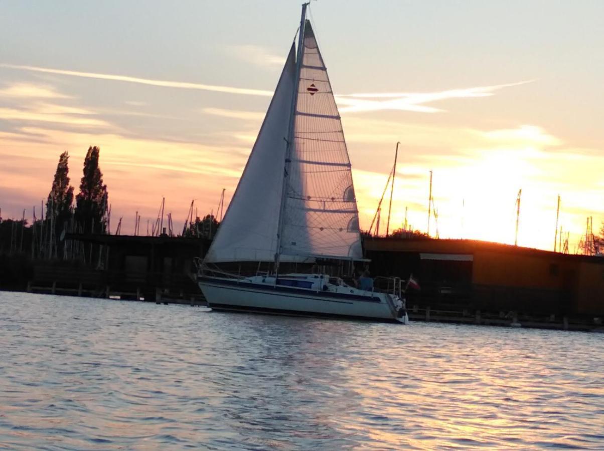 Pfahlbau Sunset II Toplage Inklusive Elektroboot رست المظهر الخارجي الصورة