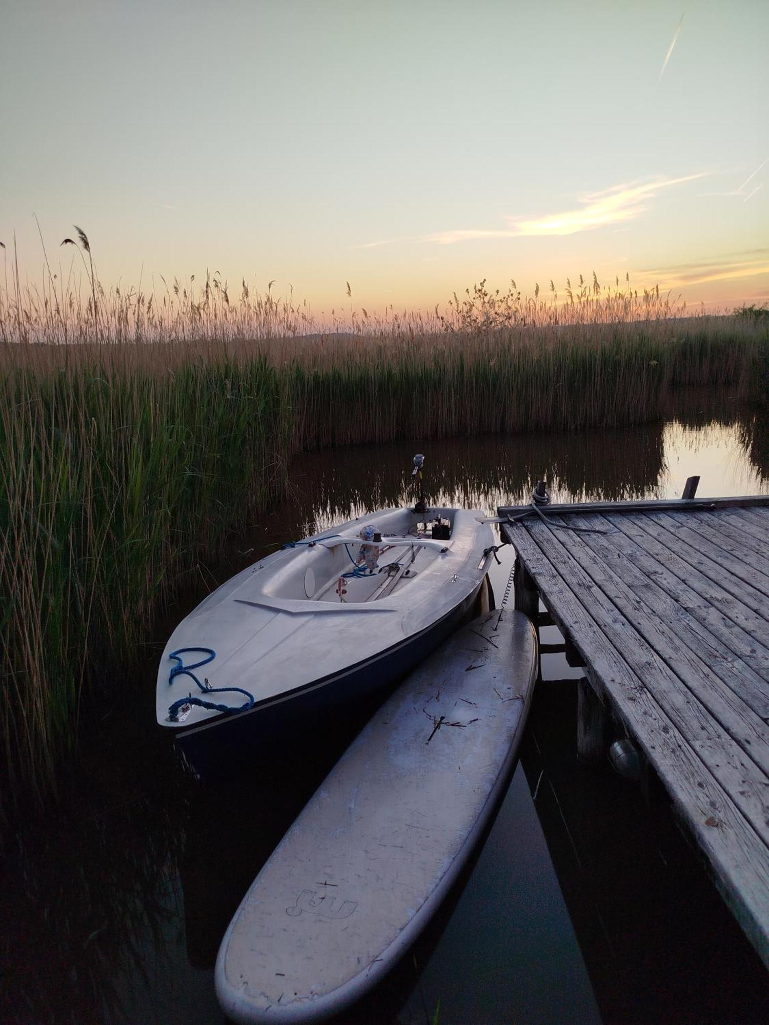 Pfahlbau Sunset II Toplage Inklusive Elektroboot رست المظهر الخارجي الصورة